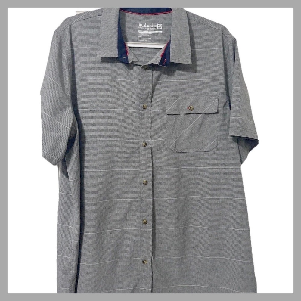 Avalanche Outdoor Supply Company Men's XL Gray Striped Short Sleeve Button‎ Up